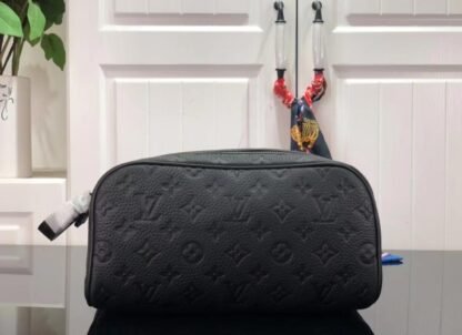 Necessaire Louis Vuitton