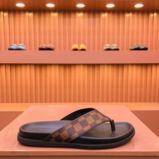 Chinelo Louis Vuitton