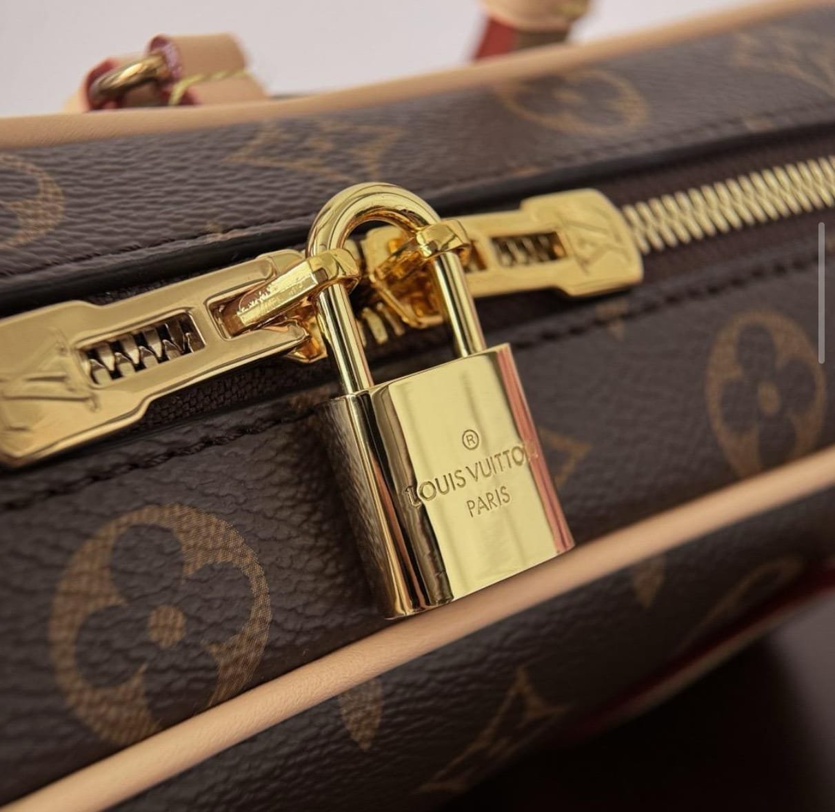 Bolsa Louis Vuitton - Imagem 3