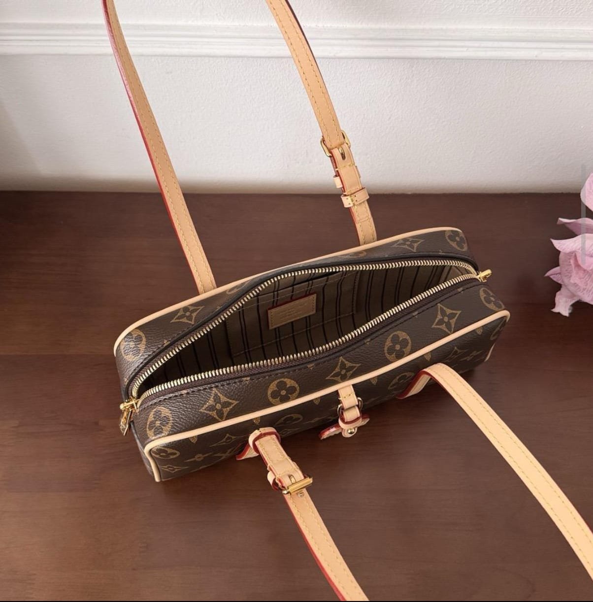 Bolsa Louis Vuitton - Imagem 4