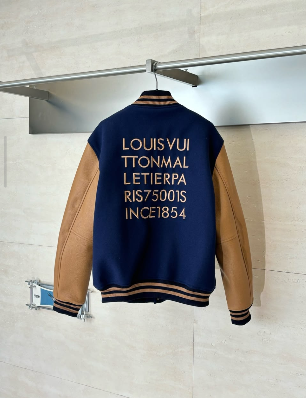 Jaqueta Louis Vuitton - Imagem 3